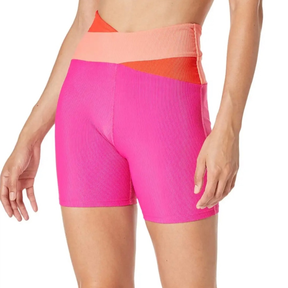 NWOT Beach Riot Cora Bike Short